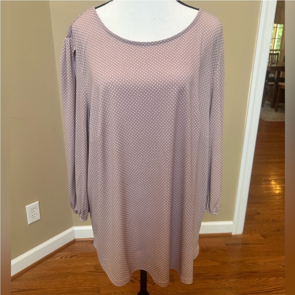 Adrianna Papell | Micro Polka Dot Blouse Size 1X. Pale pink